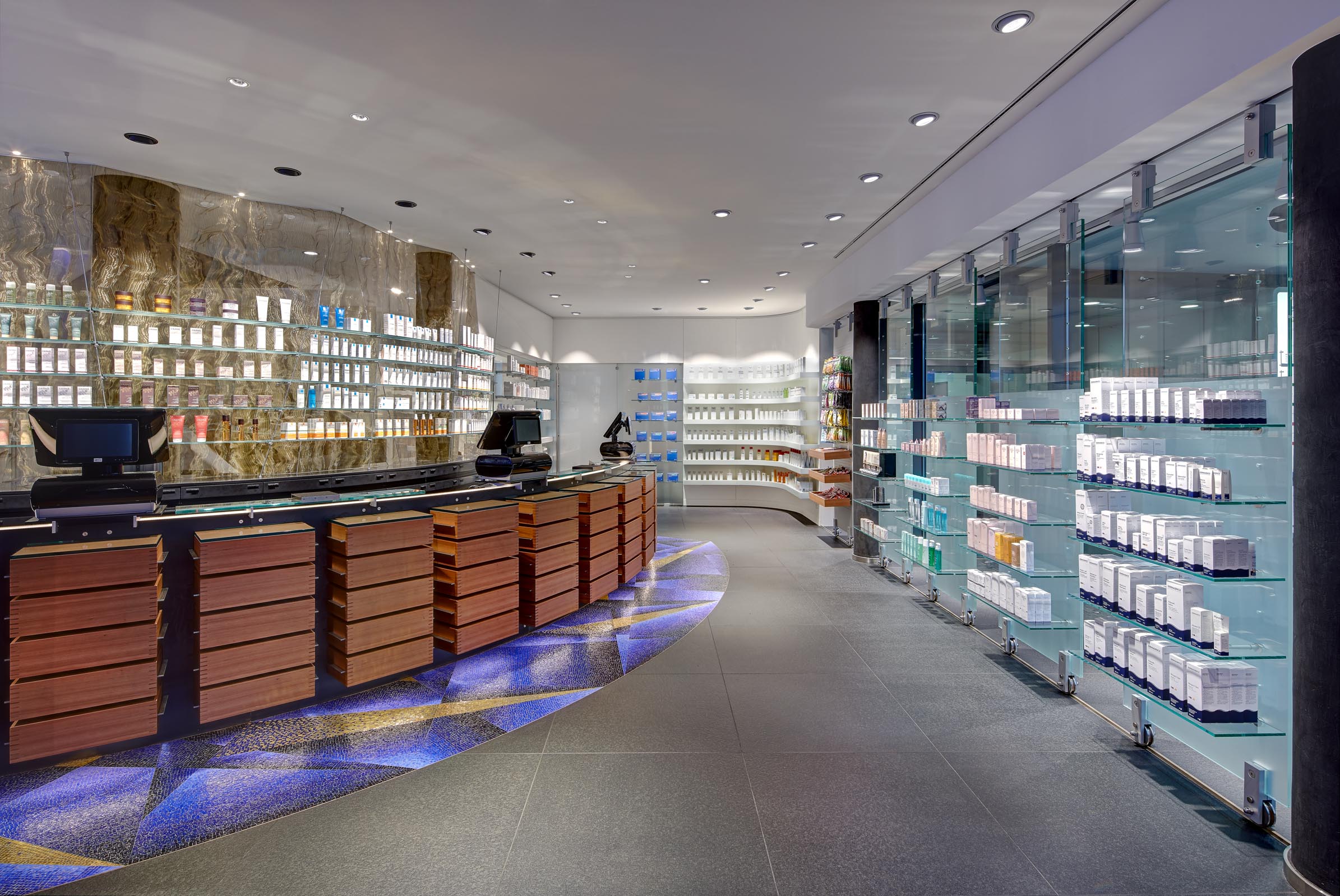 Aesculap Apotheke, Offizin, Freiwahl und Handverkaufstisch