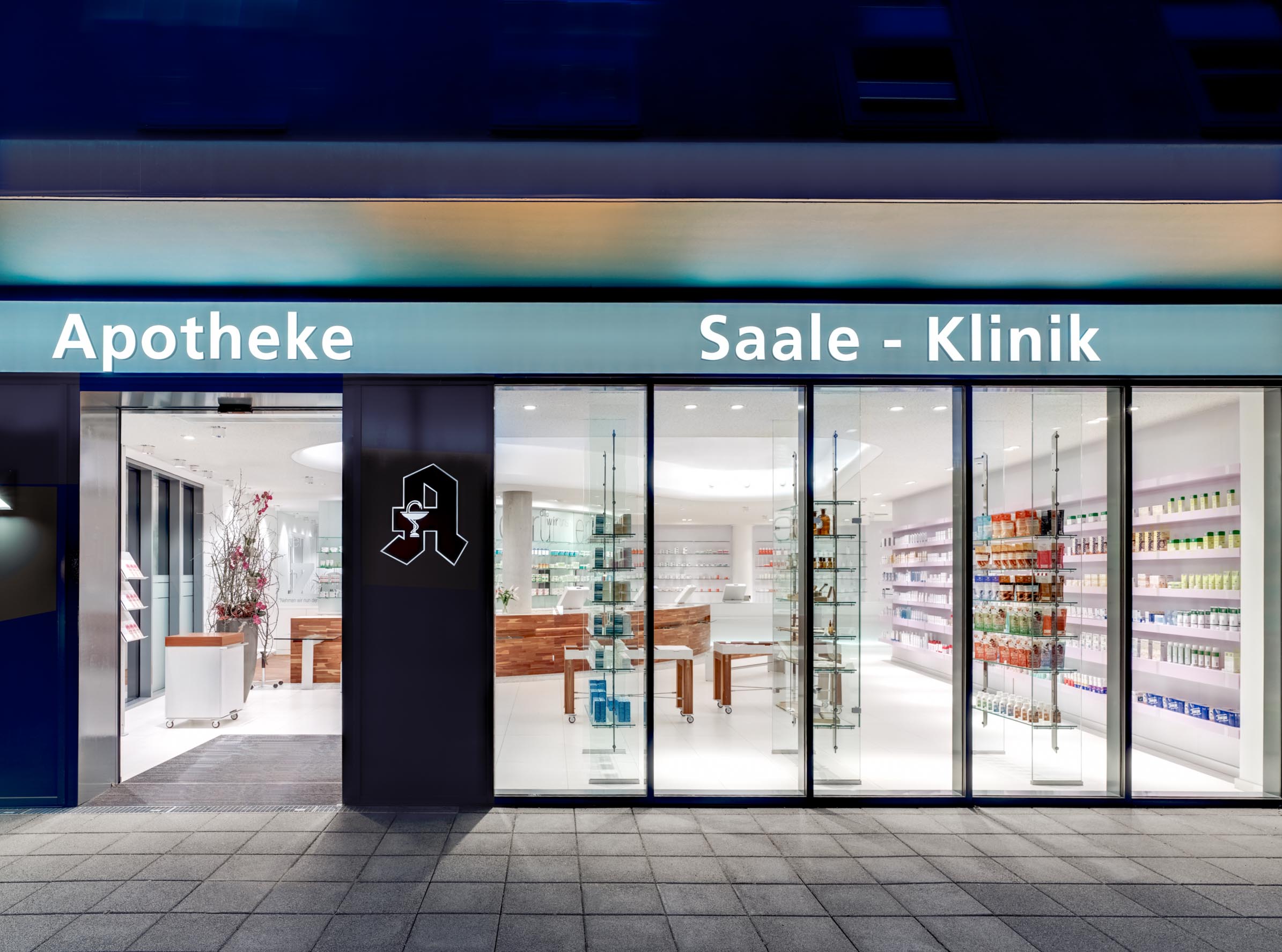 Saale Clinic Pharmacy Halle – façade