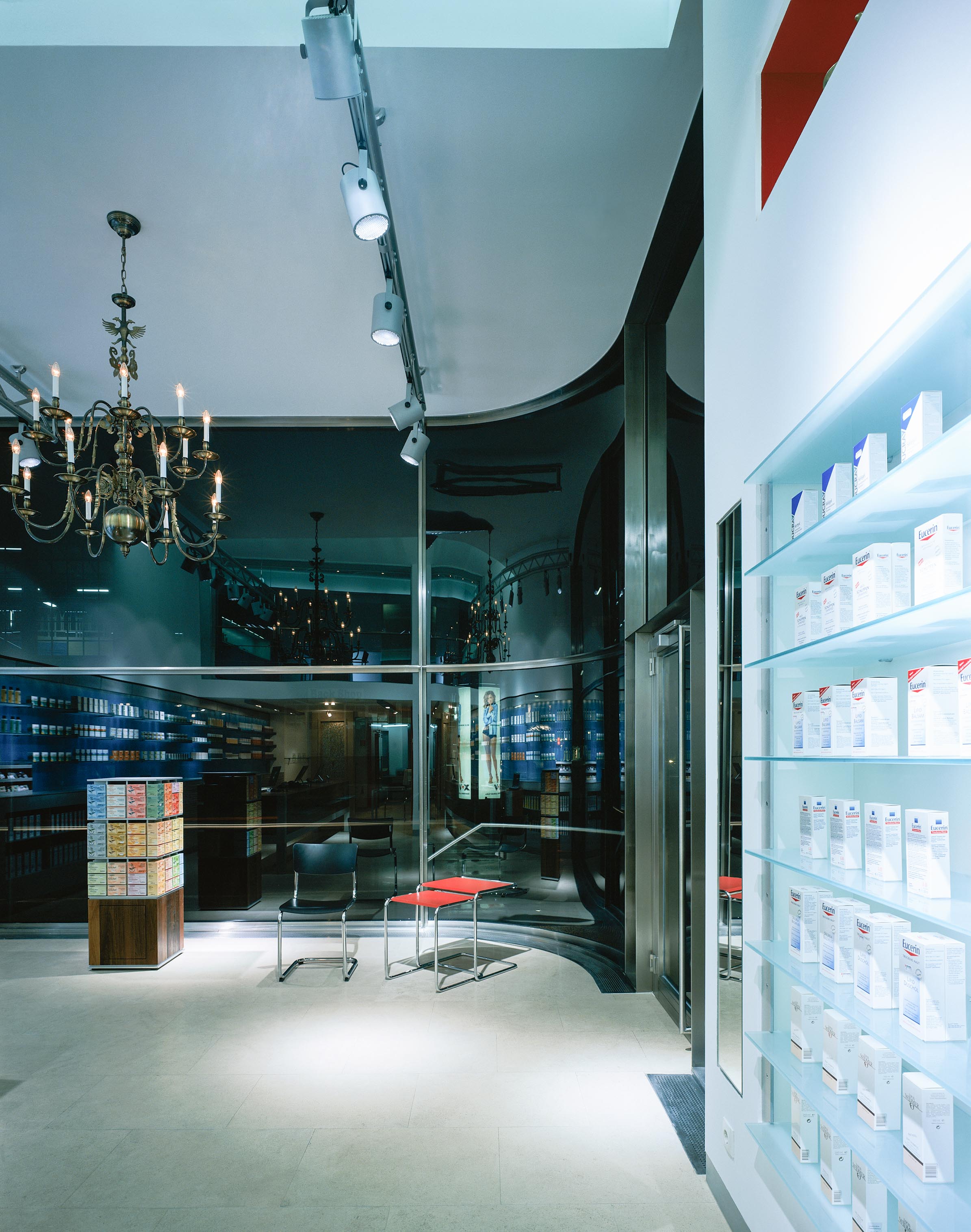 Freiwahl am gebogenen Schaufenster
