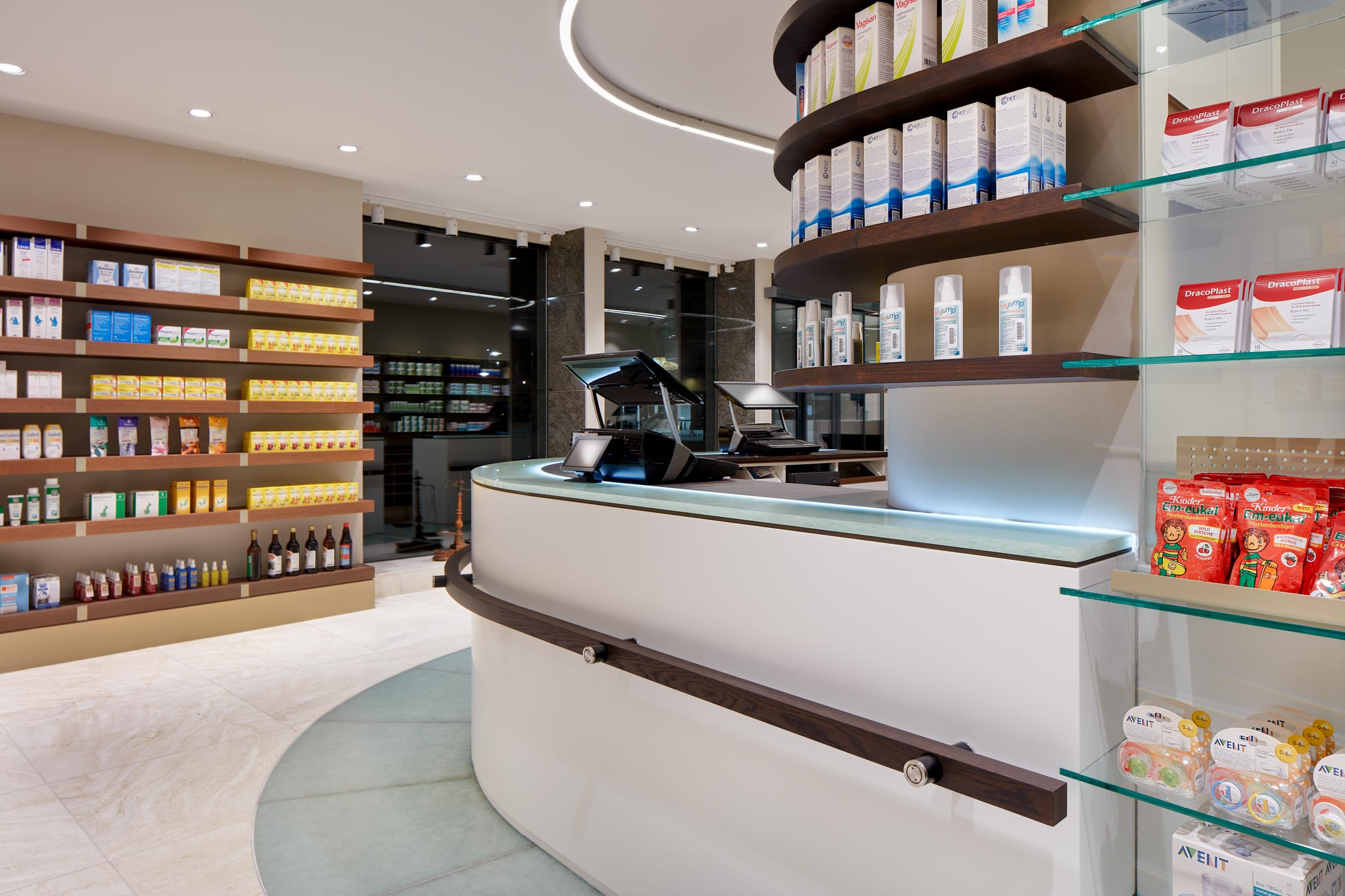 Marien Apotheke Aldenhoven, Freiwahl und Offizin