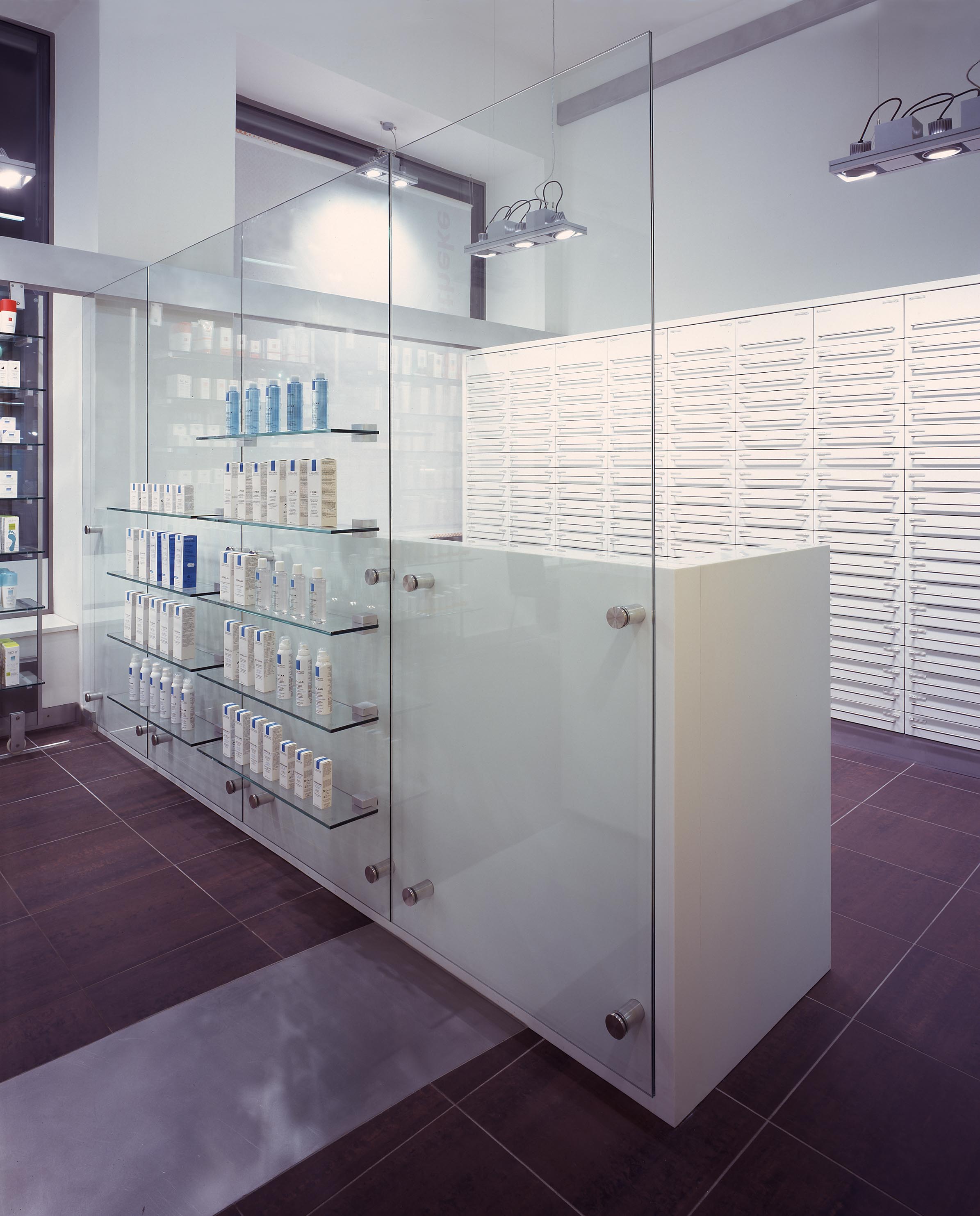 Transparent self-service area and workstations