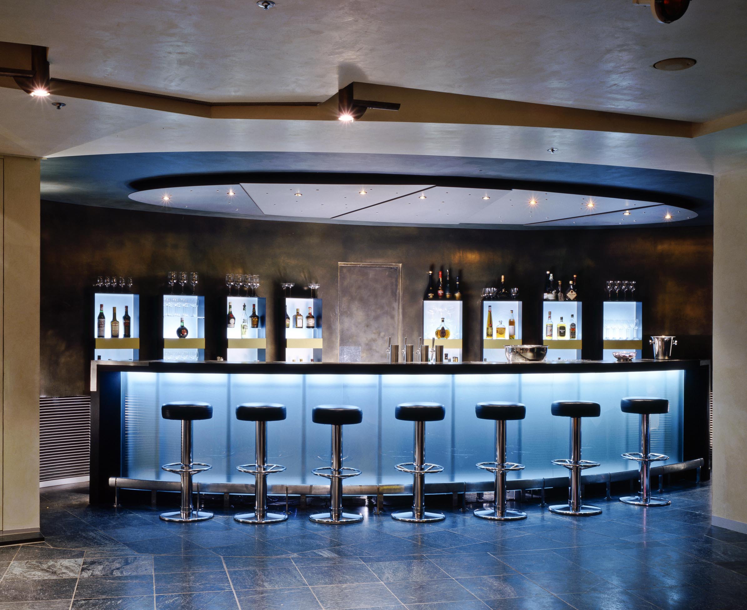 Bar im Untergeschoss