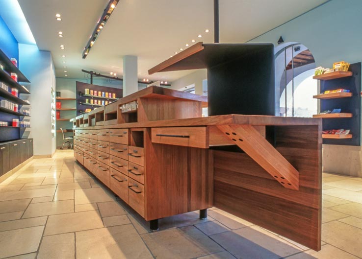 Adler Apotheke, HV-Tisch