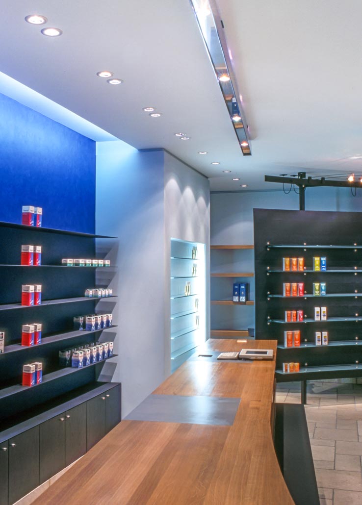 Adler Apotheke, HV-Tisch und blaue Sichtwahl