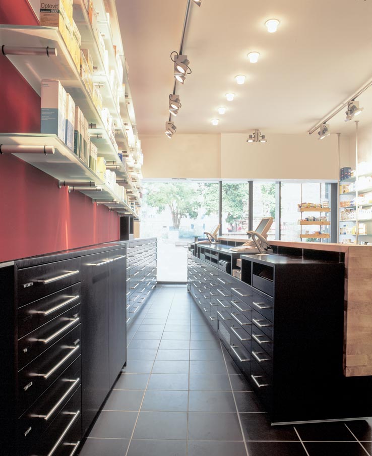 Adler Apotheke, HV-Tisch und Schnelldreher