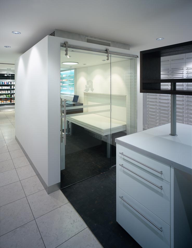 Apotheke am Klemensplatz, Beratungsraum und Backoffice