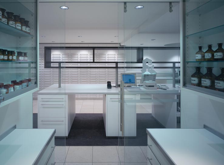 Apotheke am Klemensplatz, Rezeptur und Backoffice