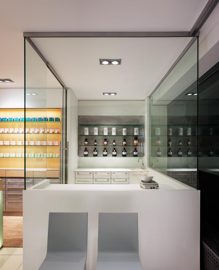 Fortuna Apotheke, Sichtwahl im Schaufenster