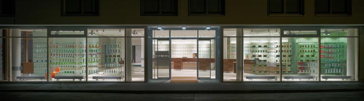 Marien Apotheke, Fassade