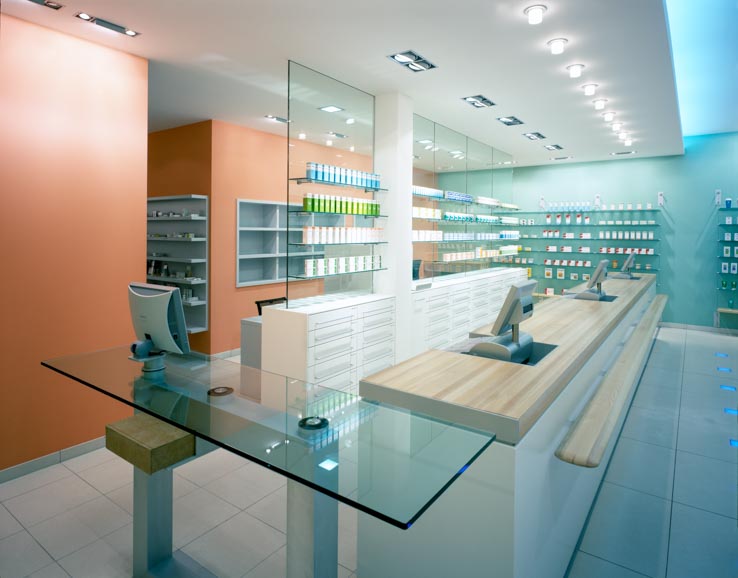 Rathaus Apotheke, HV-Tisch mit Beratungsplatz und transparenter Sichtwahl